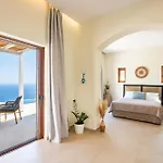 Mertelia Luxury 키라파나기아