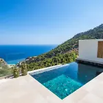 Mertelia Luxury * 키라파나기아