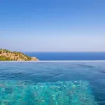 빌라 Mertelia Luxury 키라파나기아