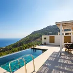 Mertelia Luxury * Kyra Panagia