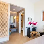 Mertelia Luxury 키라파나기아