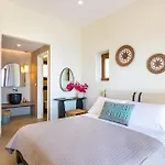 Mertelia Luxury * 키라파나기아