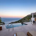 Mertelia Luxury וילה