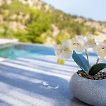 וילה Mertelia Luxury Kyra Panagia