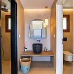 Mertelia Luxury * Kyra Panagia