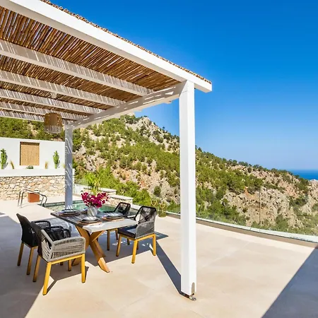 Mertelia Luxury * Kyra Panagia
