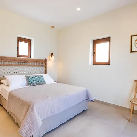 Mertelia Luxury Villa