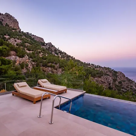 Mertelia Luxury