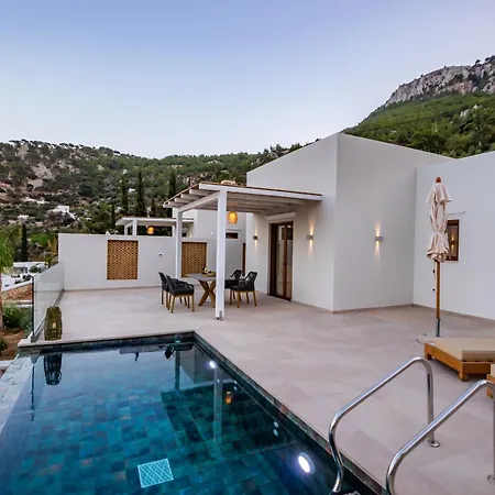 Mertelia Luxury Kyra Panagia