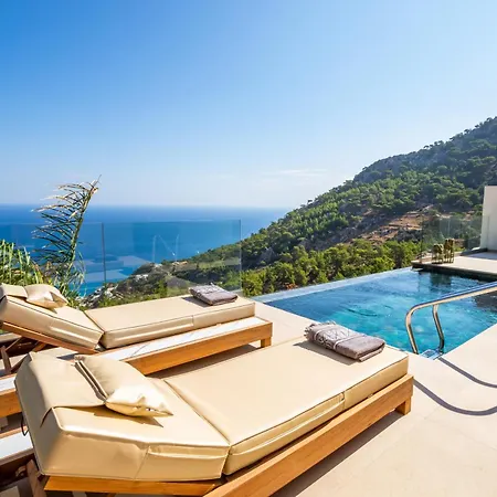 Mertelia Luxury Kyra Panagia
